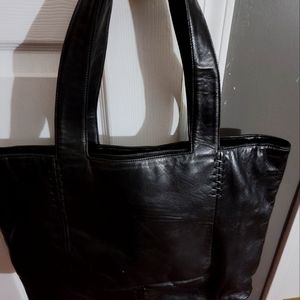 Lambskin leather top handle made in Italy 🇮🇹